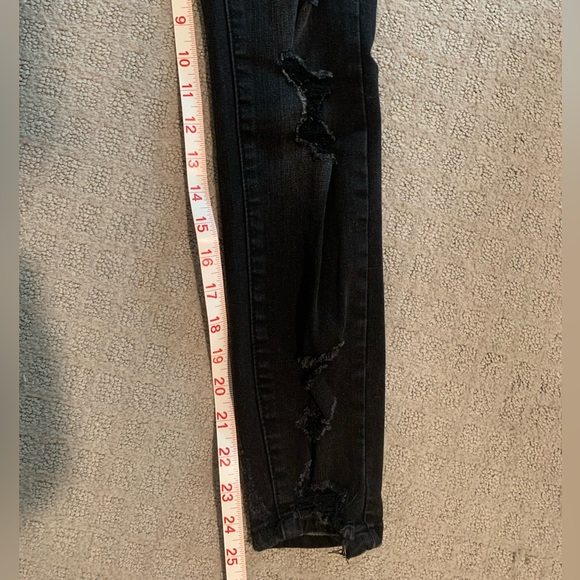 Vervet Black Mid Rise Distressed Legging Jeans with Button-Up Fly, Size 24 - Picture 3 of 11